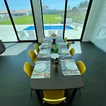 Casa Iroko - A Modern Villa, With Private Pool, In A Quiet Area * Nadadouro