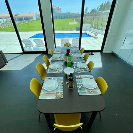 Casa Iroko - A Modern Villa, With Private Pool, In A Quiet Area * Nadadouro