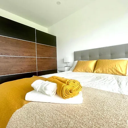 Casa Iroko - A Modern Villa, With Private Pool, In A Quiet Area ヴィラ Nadadouro