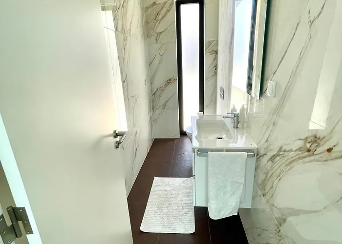 Villa Casa Iroko - A Modern Villa, With Private Pool, In A Quiet Area *