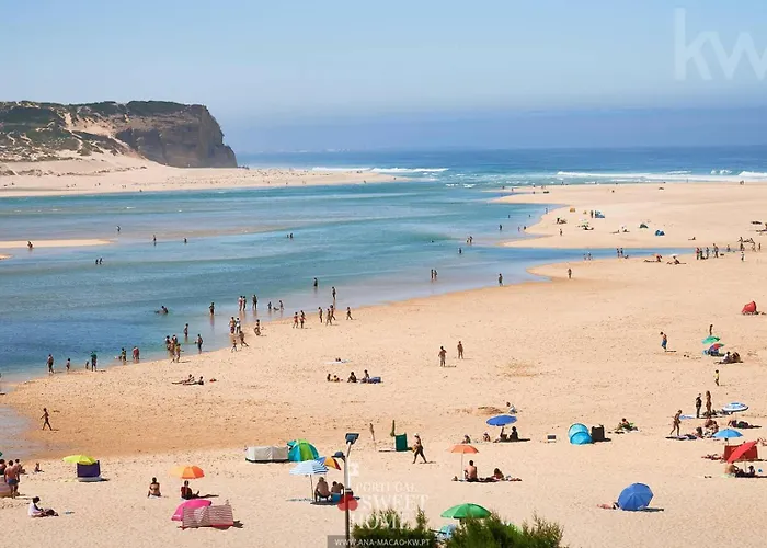 Casa Iroko - A Modern Villa, With Private Pool, In A Quiet Area Villa Nadadouro