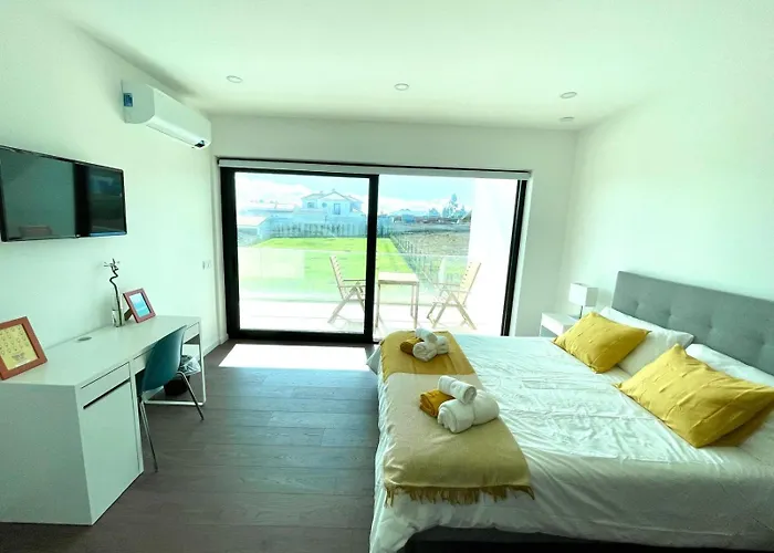 Casa Iroko - A Modern Villa, With Private Pool, In A Quiet Area Villa Nadadouro