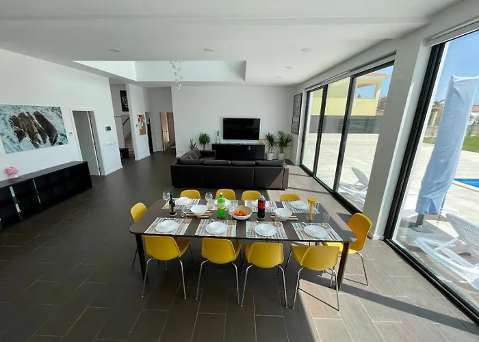 Casa Iroko - A Modern Villa, With Private Pool, In A Quiet Area Villa *