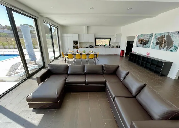 Villa Casa Iroko - A Modern Villa, With Private Pool, In A Quiet Area Nadadouro