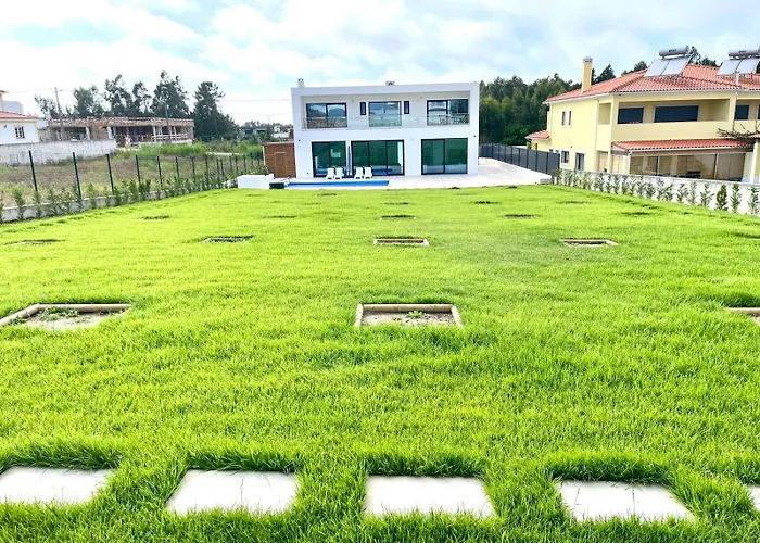 Casa Iroko - A Modern Villa, With Private Pool, In A Quiet Area Villa Nadadouro